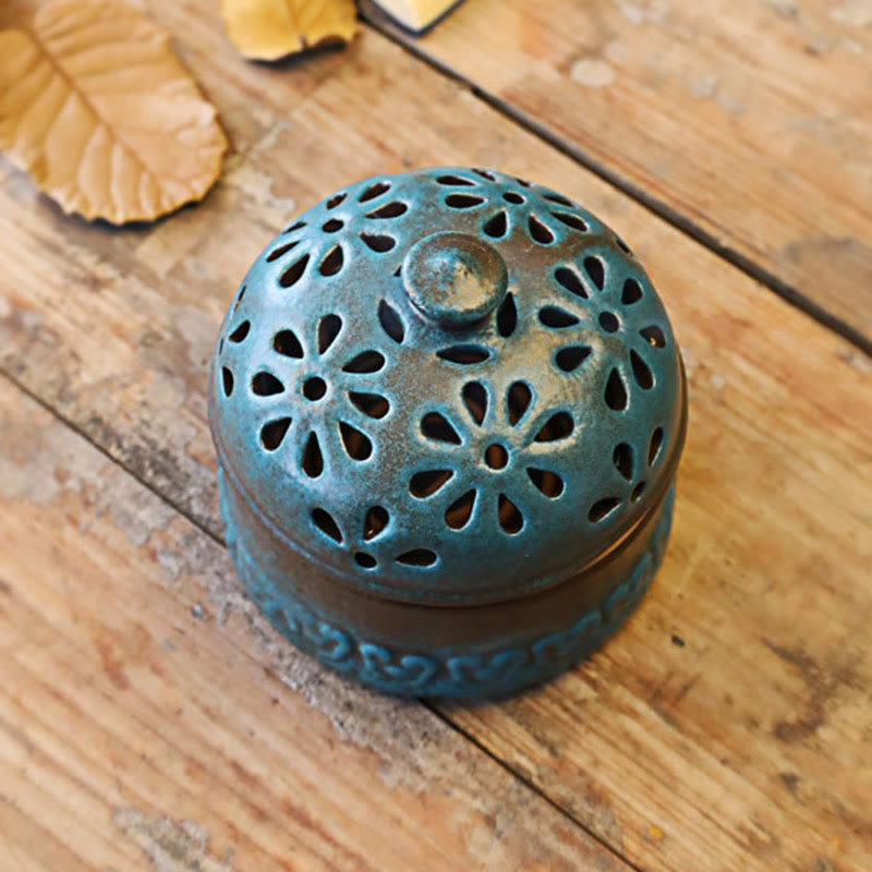 Mini Hollow Spiritual Meditation Ceramic Small Incense Burner Decoration