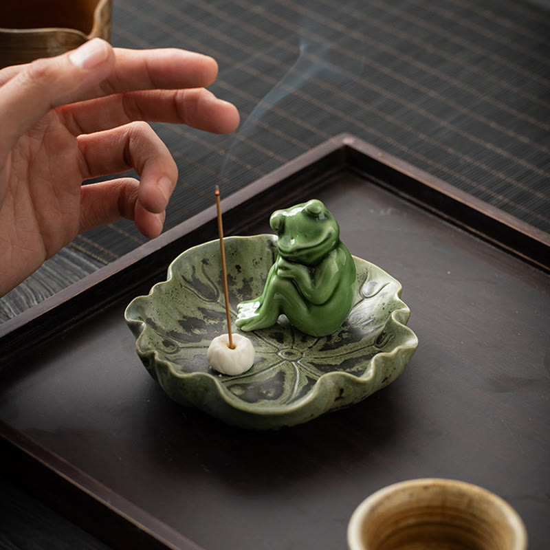 Leaf Meditation Frog Pattern Ceramic Incense Burner Decoration