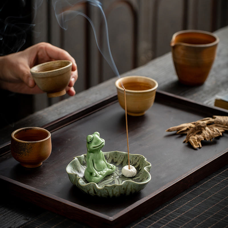 Leaf Meditation Frog Pattern Ceramic Incense Burner Decoration