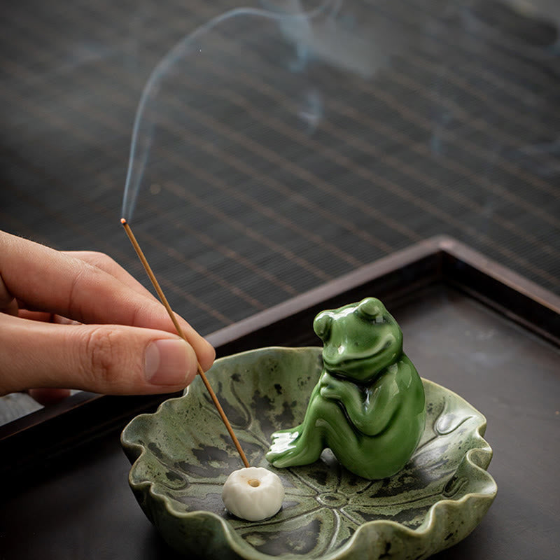 Leaf Meditation Frog Pattern Ceramic Incense Burner Decoration